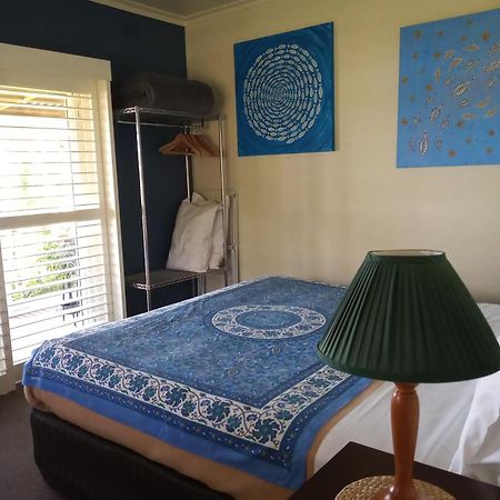 Lakes Entrance Waterfront Cottages With King Beds Luaran gambar