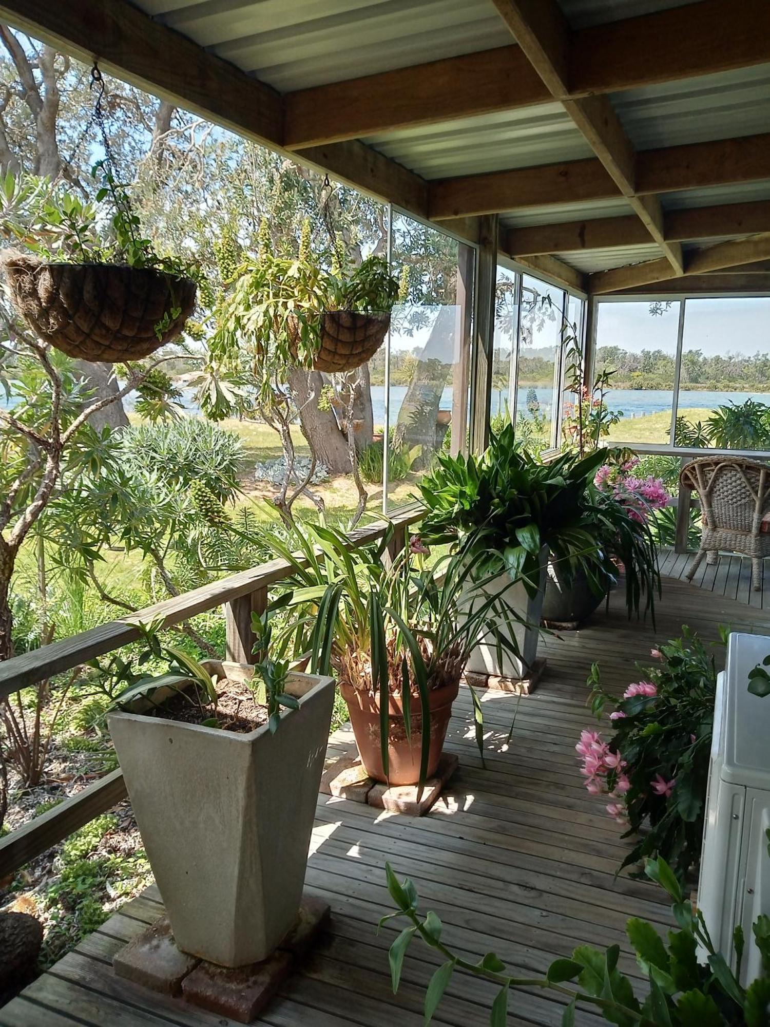 Lakes Entrance Waterfront Cottages With King Beds Luaran gambar