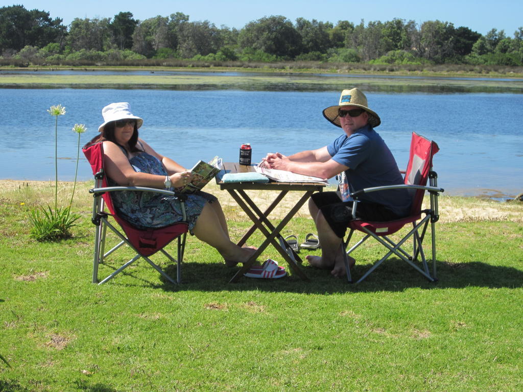 Lakes Entrance Waterfront Cottages With King Beds Luaran gambar