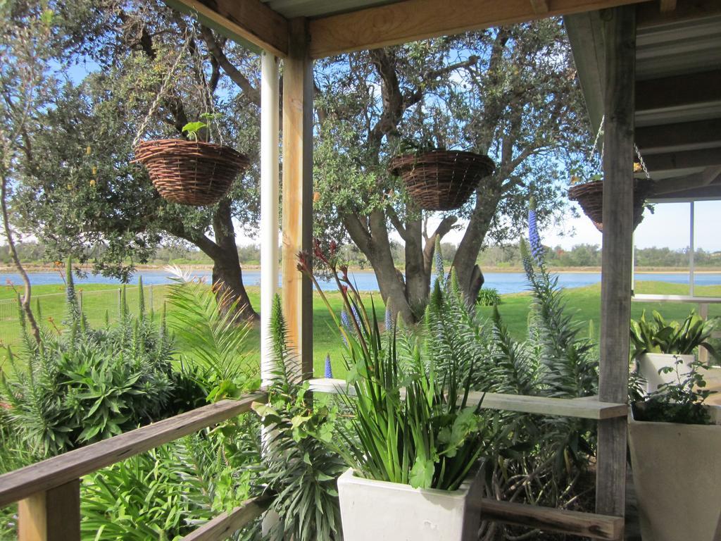 Lakes Entrance Waterfront Cottages With King Beds Luaran gambar