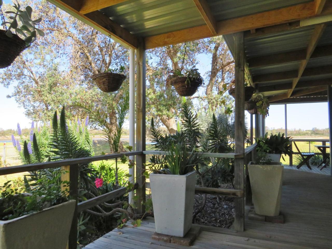 Lakes Entrance Waterfront Cottages With King Beds Luaran gambar