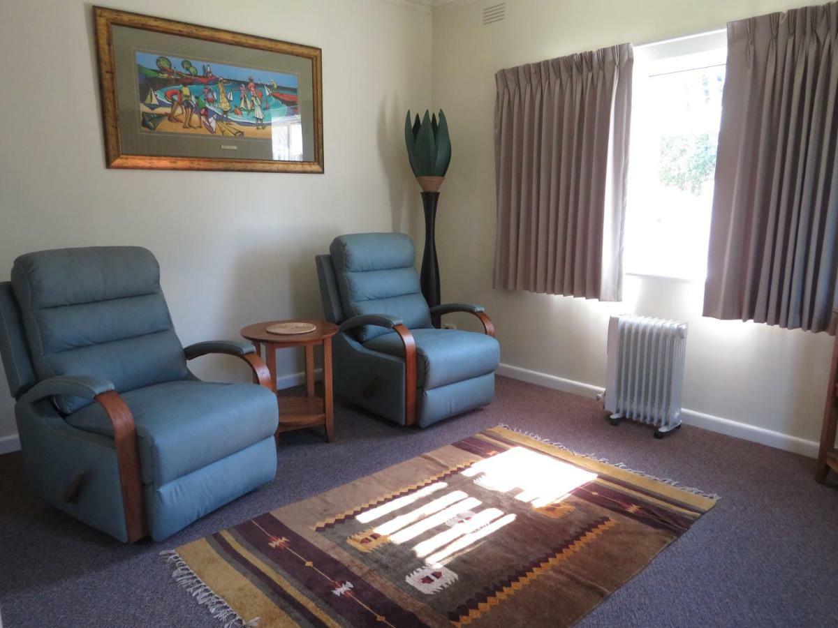 Lakes Entrance Waterfront Cottages With King Beds Luaran gambar